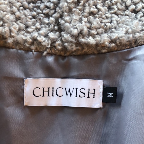 Chicwish Curly Faux Fur Coat/NWT - Picture 7 of 10